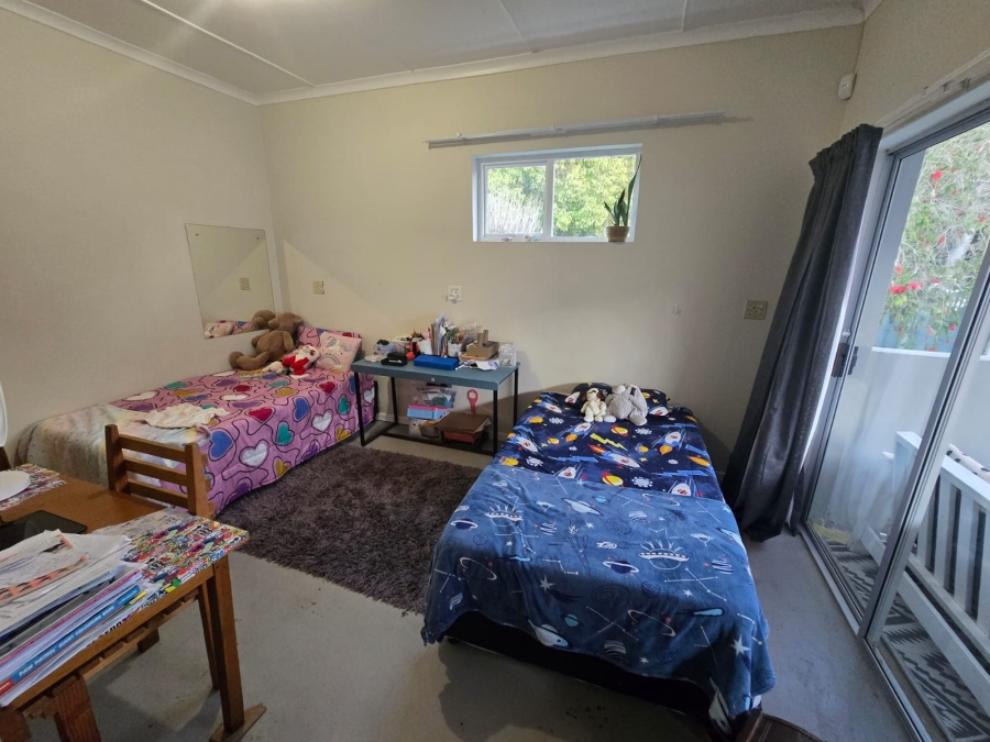 To Let 3 Bedroom Property for Rent in Sunrise On Sea Eastern Cape